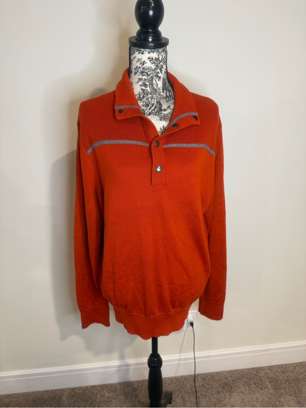 Banana Republic Men’s Orange Wool Henley Sweater size LARGE